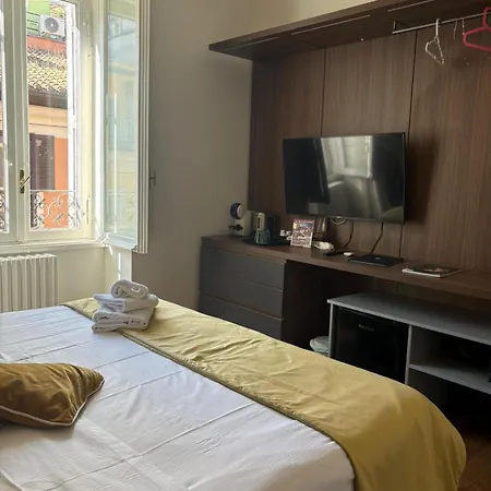 בית הארחה Ah Trevi רומא