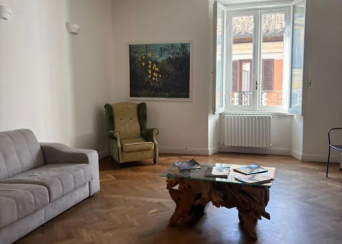 בית הארחה Ah Trevi רומא